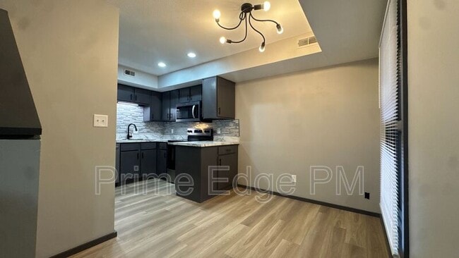 Building Photo - 1701 Ridgehaven Ct