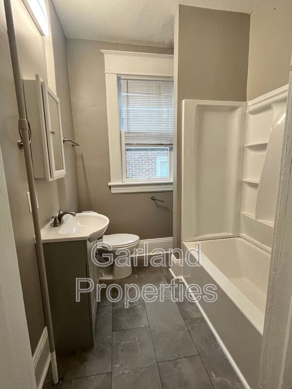 Building Photo - 833 Wasena Ave SW