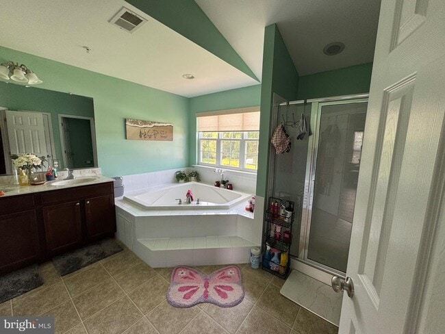 Building Photo - 220 Fountain Ln