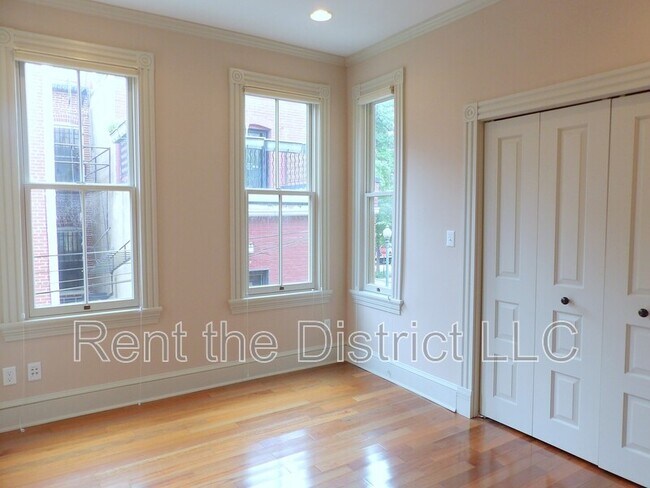 Building Photo - 1130 5th St NW
