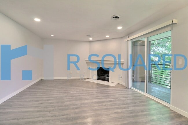 Building Photo - 12117 NE Bel Red Rd