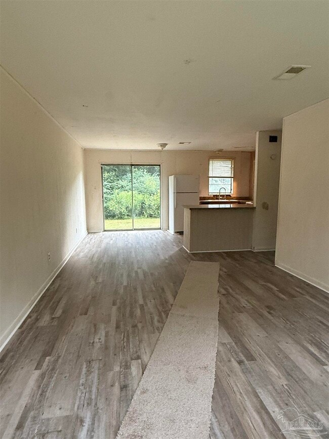 Building Photo - 671 E Olive Rd