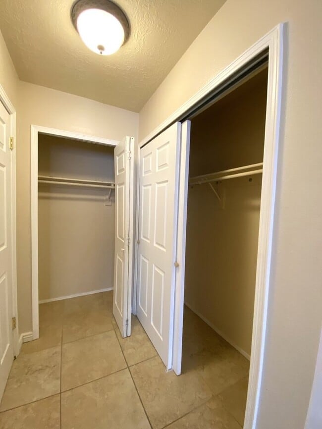 Building Photo - CUTE and COZY - MUST SEE HOME