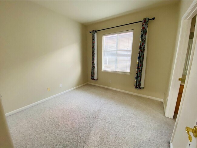 Building Photo - 1651 Pala Ranch Cir