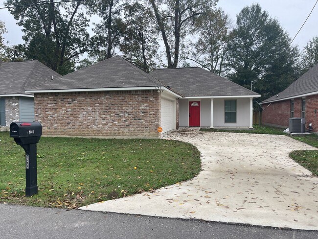 Building Photo - Beautiful New Construction Home in St. Gab...