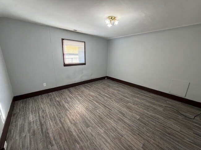 Building Photo - 4-2 Cronkhite-