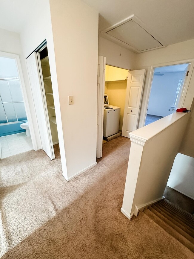 Building Photo - 3004 Shawnee Green