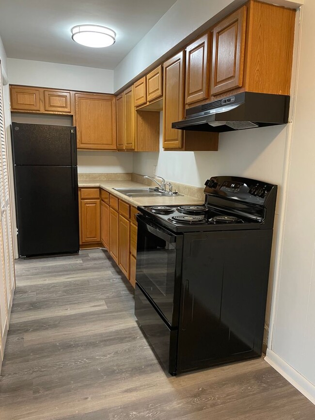 Building Photo - 6491 Carefree Ln