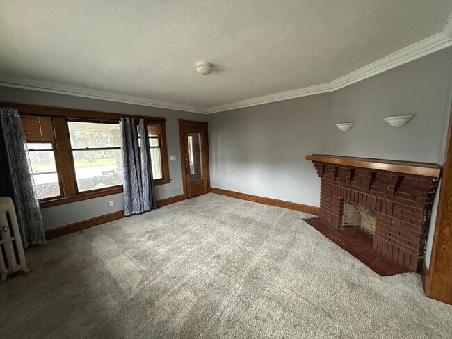 Building Photo - 3024 West Blvd