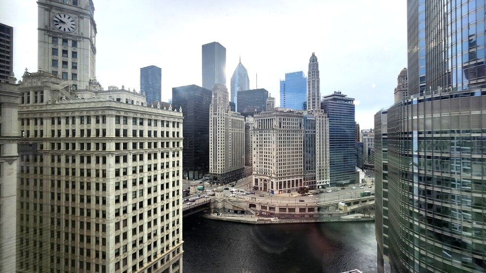 Building Photo - 405 N Wabash Ave