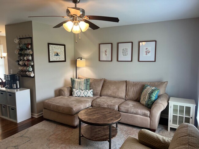 Building Photo - 3 bedroom/1 bathroom home in Central, SC