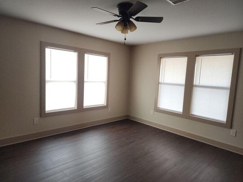 Building Photo - 1128 Farm to Market Rd 532