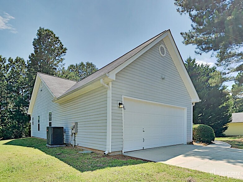 Building Photo - 309 Lokey's Ridge Rd