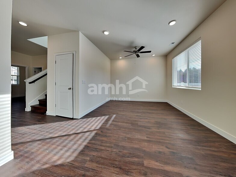 Building Photo - 7706 Verona Lp SW