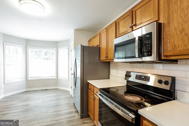 Building Photo - 5952 Tate Dr