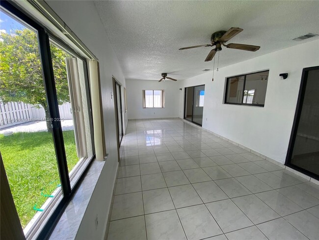 Building Photo - 10225 SW 144th Ct