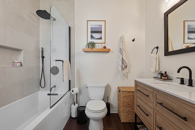 Building Photo - 39 Magnolia Dr S