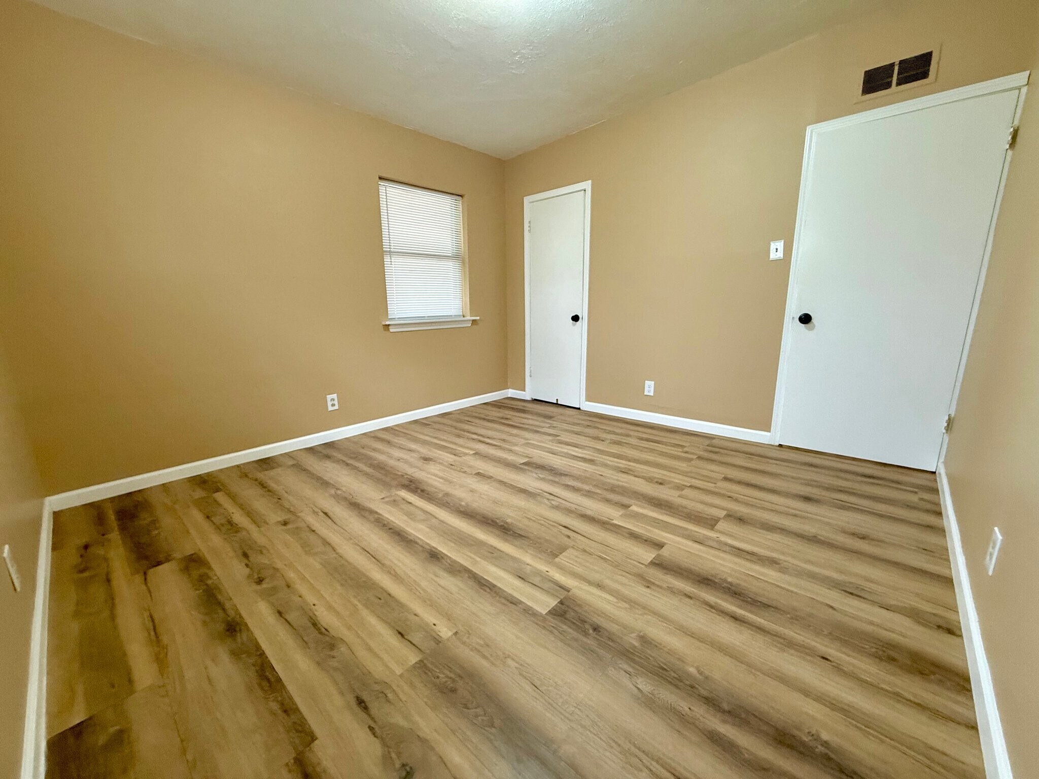 Building Photo - 1535 N Jackson Ave