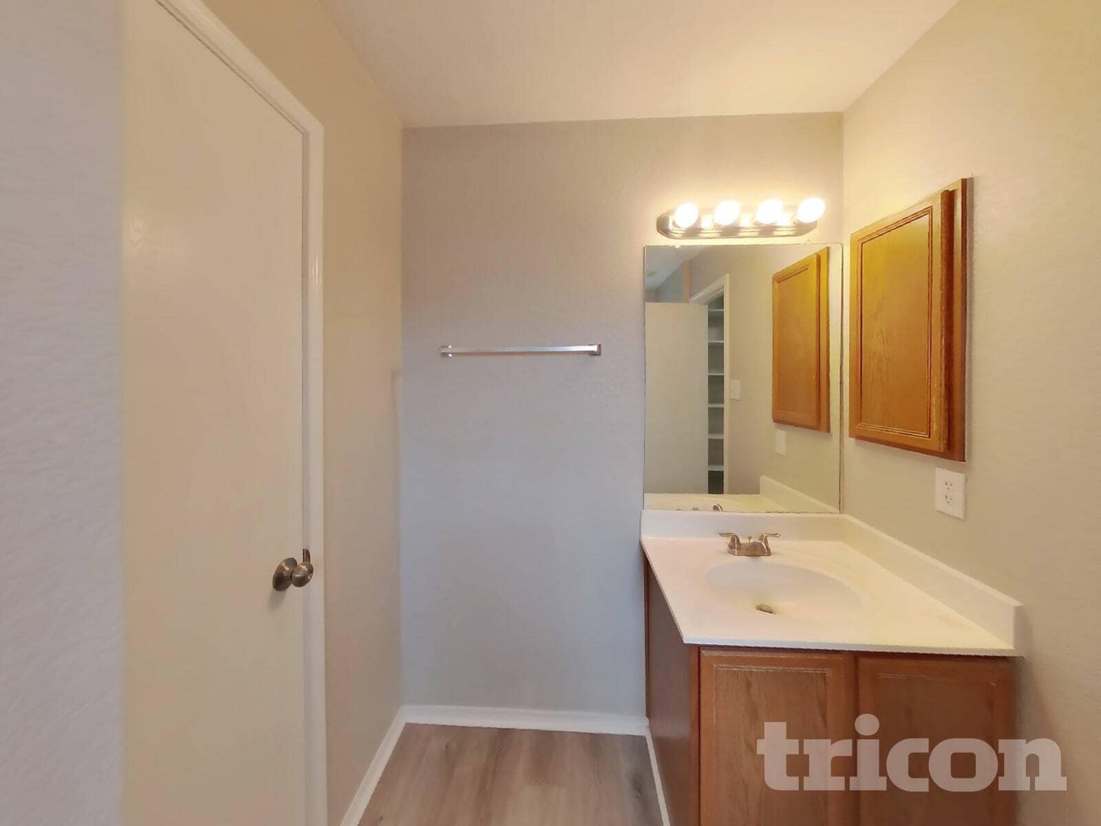 Building Photo - 6546 Benwood Crest