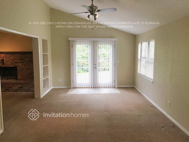 Building Photo - 13055 Bent Pine Ct E
