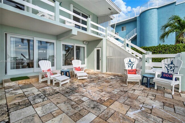 Building Photo - 69 Shoreland Dr