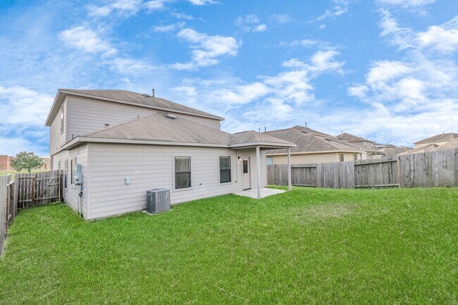 Building Photo - 5635 Round Robin Dr