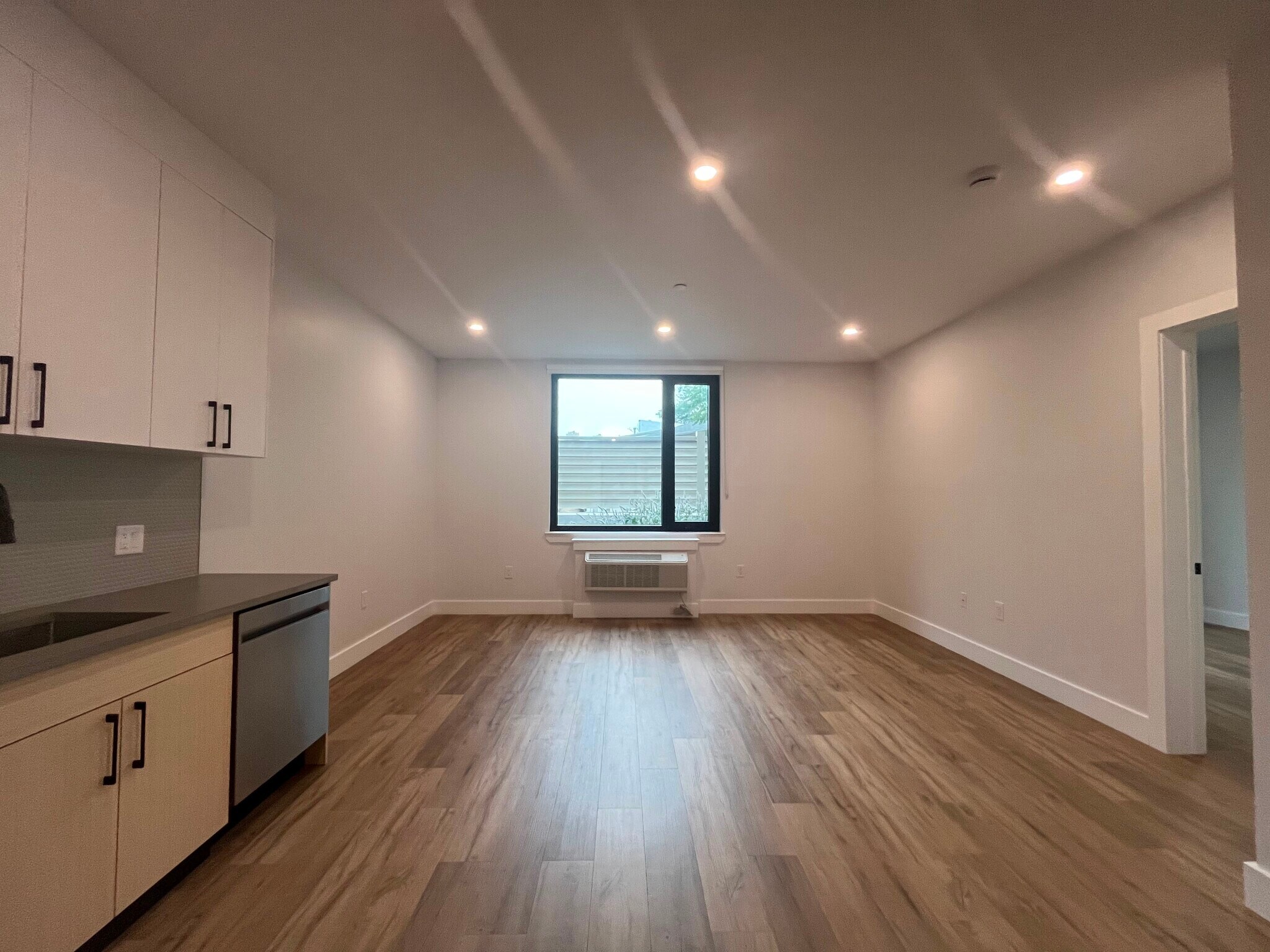 Building Photo - 506 Communipaw Ave