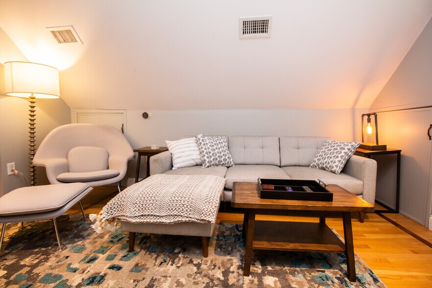 Building Photo - 247 Savin Hill Ave