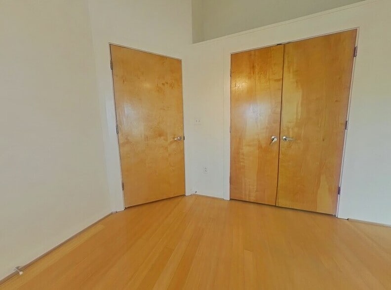 Building Photo - Smokehouse Lofts