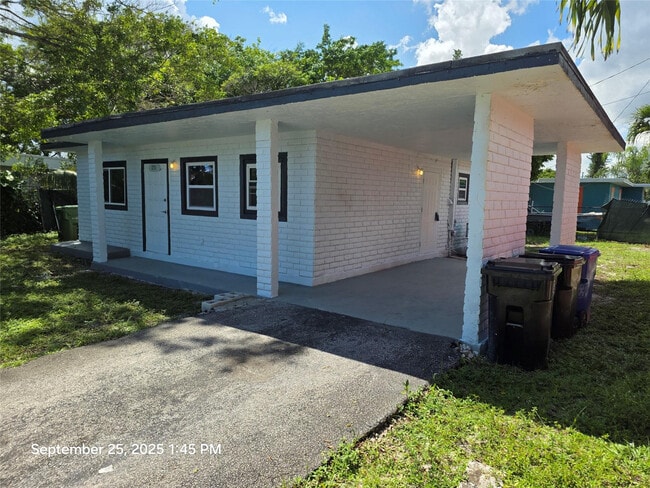 Building Photo - 1751 NW 29th Terrace