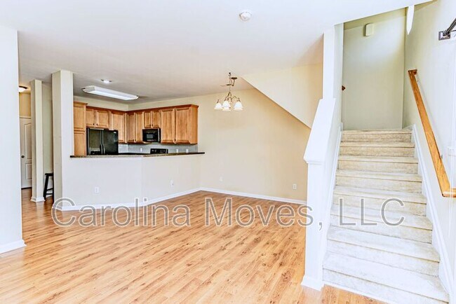 Building Photo - 302 Waycross Ln
