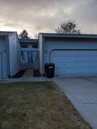 Building Photo - 352 Ponderosa St