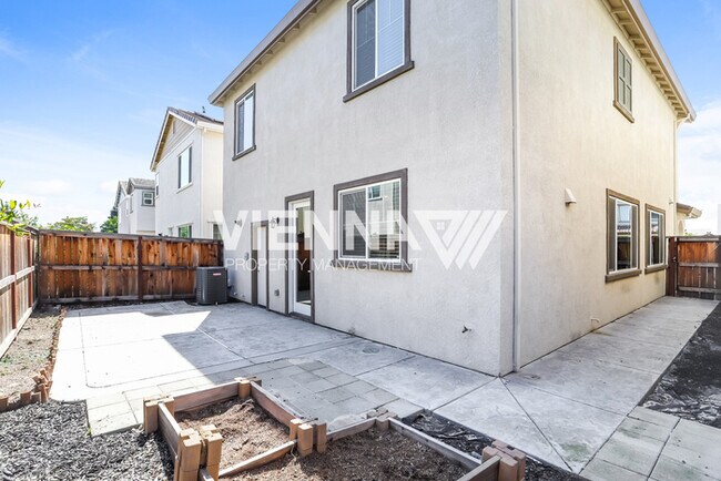 Building Photo - 2442 Buzz Aldrin Way
