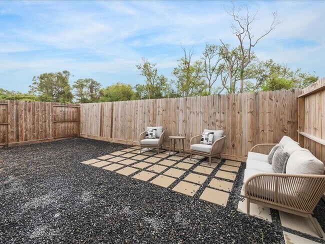 Building Photo - 2329 Paul Quinn St