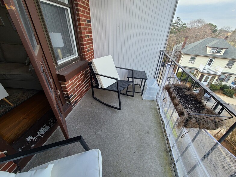 Building Photo - 2035 Commonwealth Ave