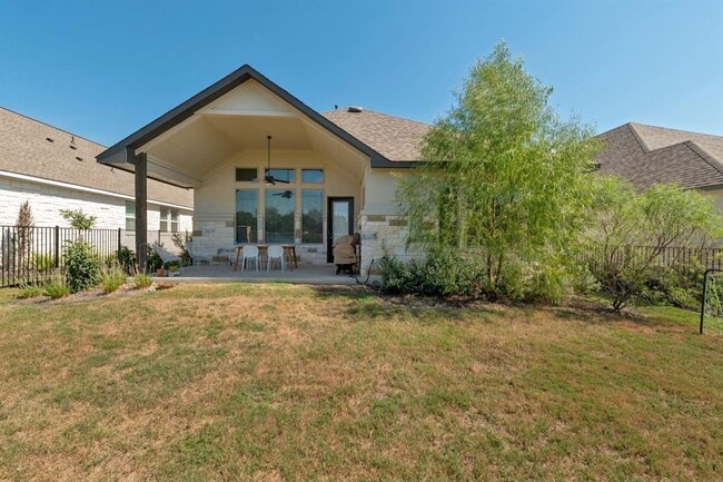 Building Photo - 304 Gulfton St