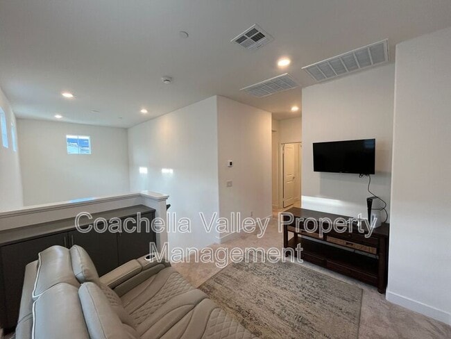 Building Photo - 76279 Cambridge Dr