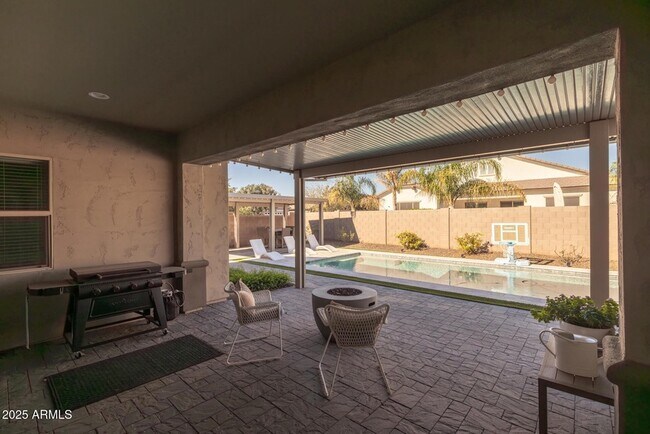 Building Photo - 20194 E Raven Dr