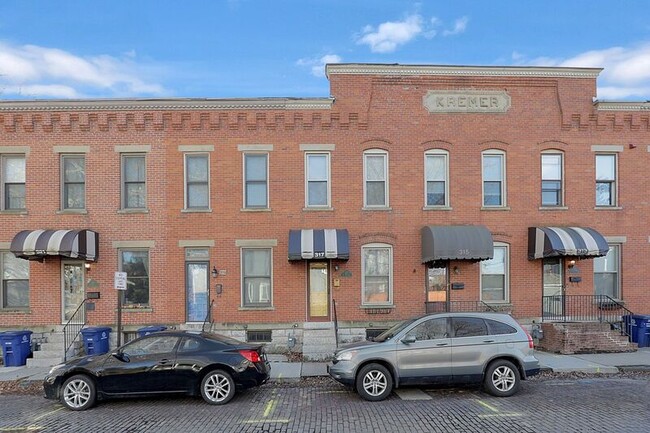 Building Photo - 317 E Kossuth St