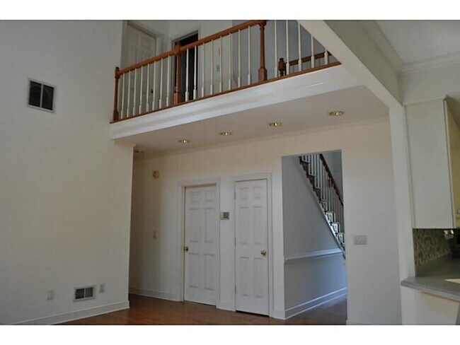 Building Photo - 2702 Bridgegate Cove NE