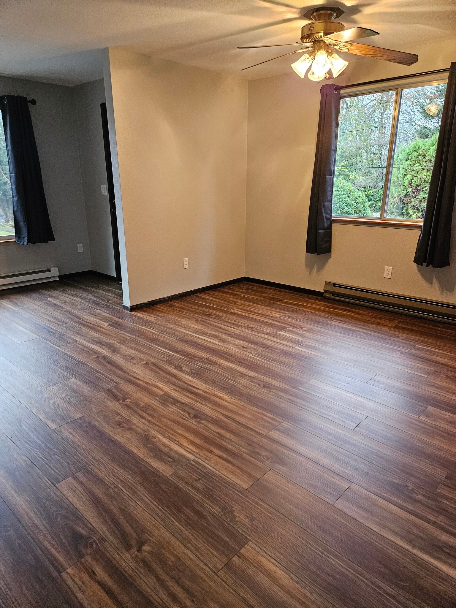 Building Photo - 514 E 25th St