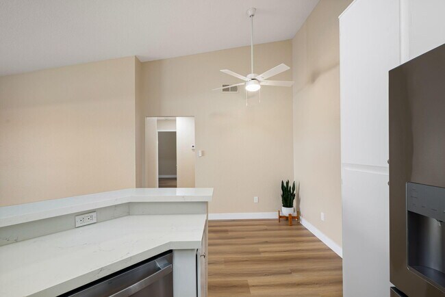 Building Photo - 78650 Ave 42