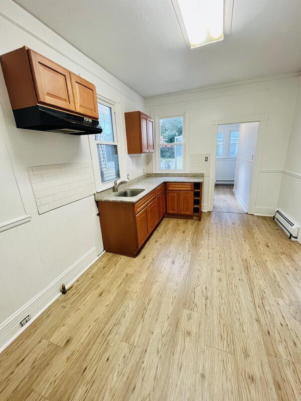 Building Photo - 1208 Bushkill St