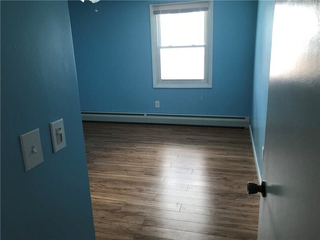 Building Photo - 1282 Chalkstone Ave