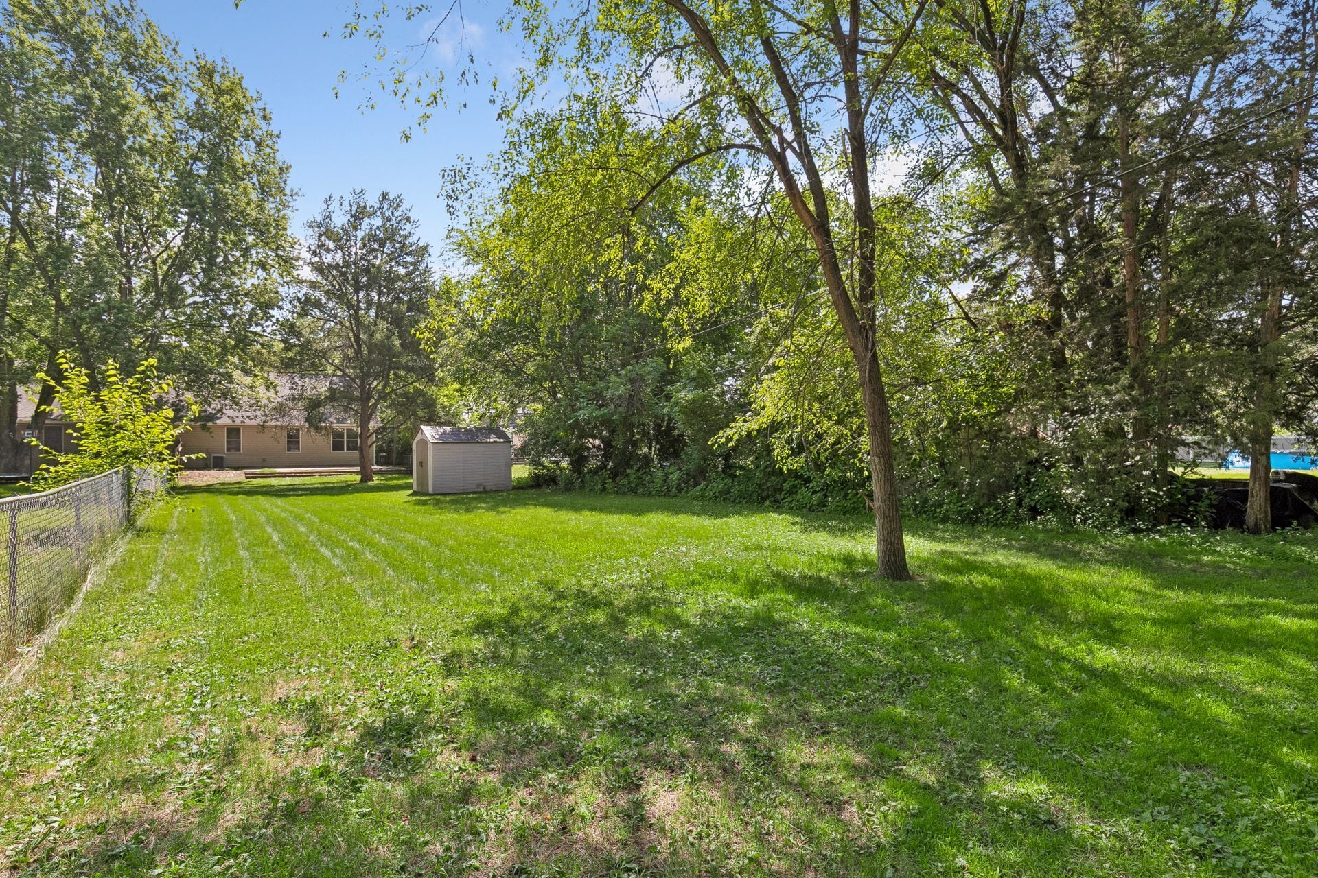 Building Photo - 8844 Pascal Ave