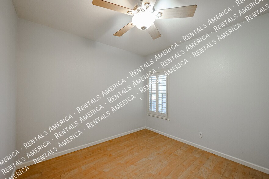 Building Photo - 5839 W Beryl Ave