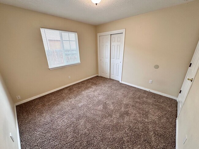 Building Photo - 6535 Tierra Prieta Ave NW