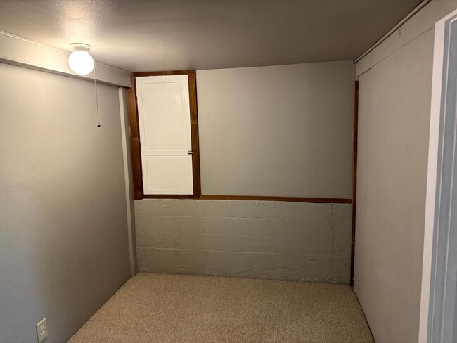 Building Photo - 4 Bedroom House Near Downtown Eugene
