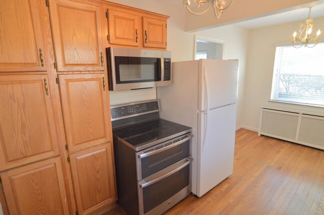 Building Photo - 27 Sunnymede Dr