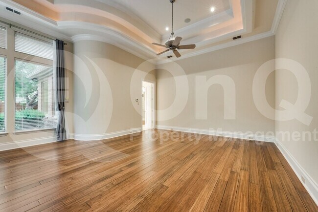 Building Photo - 5224 Longvue Dr